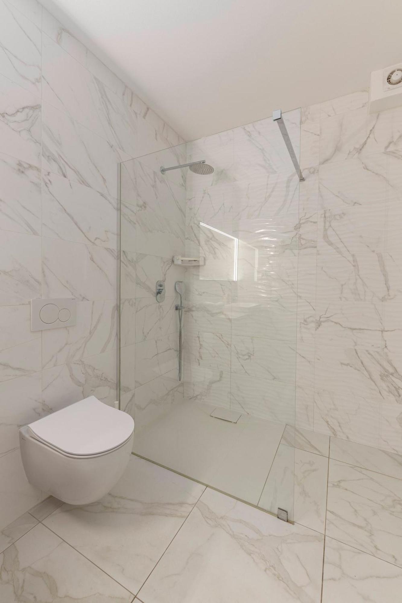 Bright Apartment โคเปร์ ภายนอก รูปภาพ