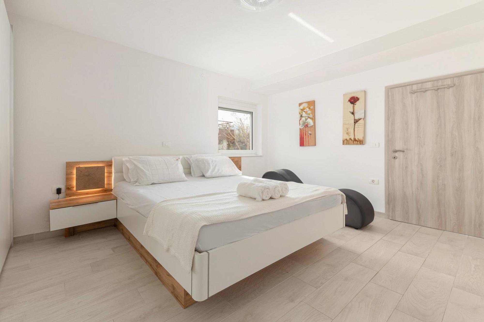 Bright Apartment โคเปร์ ภายนอก รูปภาพ