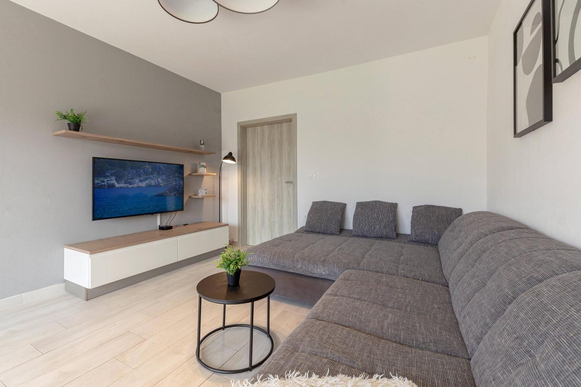 Bright Apartment โคเปร์ ภายนอก รูปภาพ